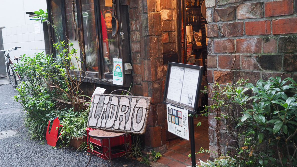 神保町　喫茶店　ラドリオ　ウィンナーコーヒー 珈琲 老舗　カフェ　レトロ　