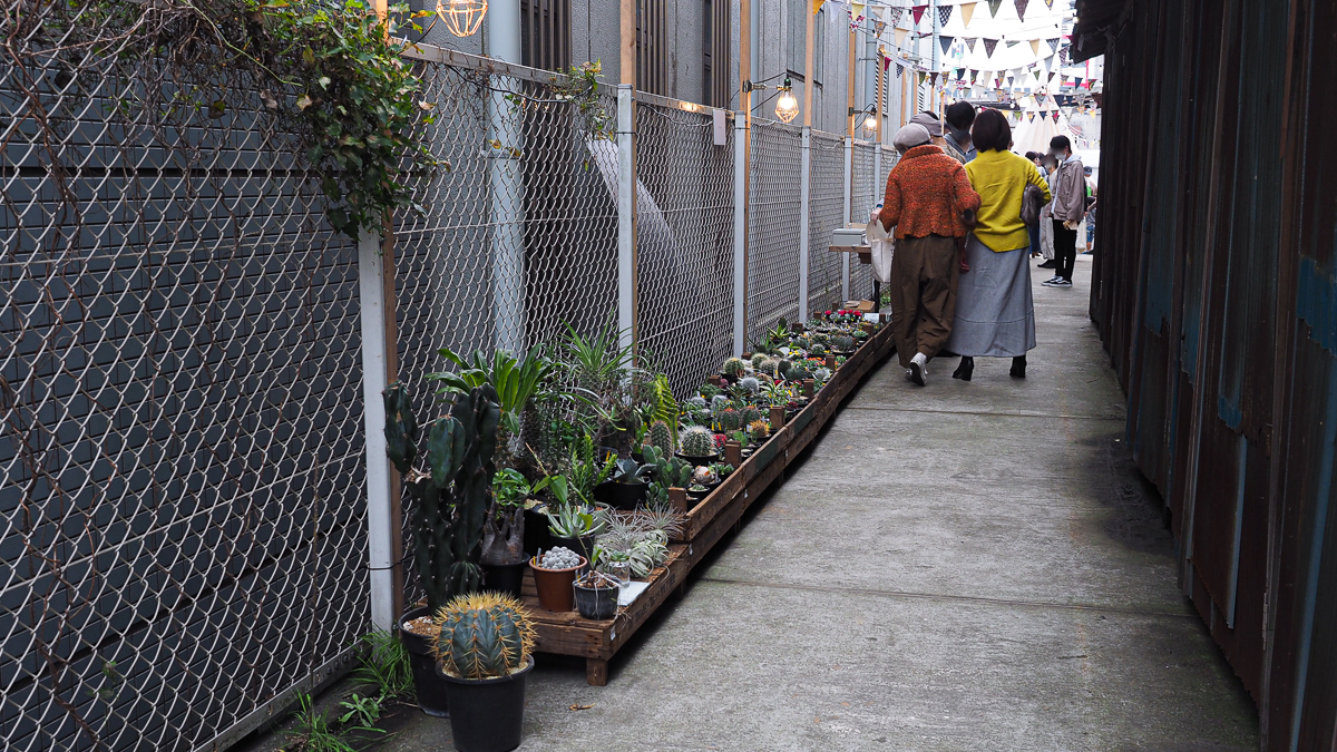 新木場 casica カシカ　shinkiba かしか 雑貨　カフェ　リノベーション　ニュー縁日　園藝と再生 植物　古道具 うつわ　作家　民芸　インテリア　クラフト