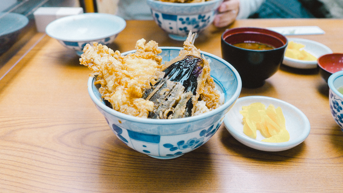 浅草　雷門　ランチ　雷門三定　天ぷら　天丼　おすすめ　ディナー　和食　定食