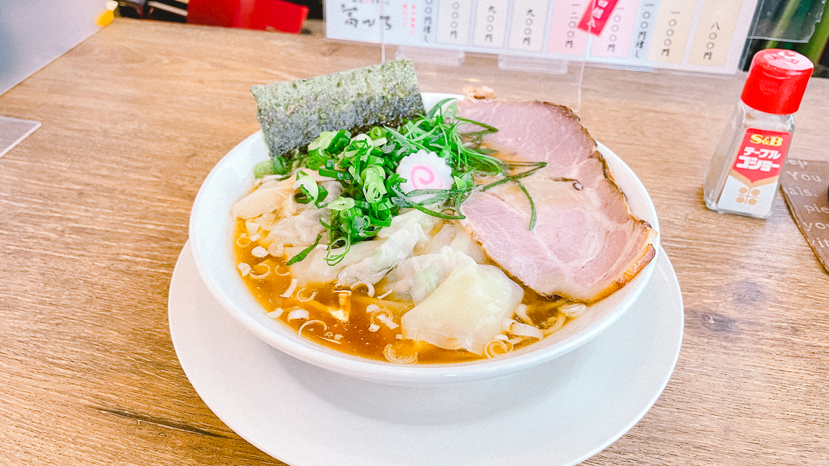 蔵前　ラーメン　ランチ　おすすめ　中華そば　高ひろ　たかひろ　ramen kuramae 下町散歩　浅草　メニュー　値段　丸鶏醤油ラーメン　わんたん