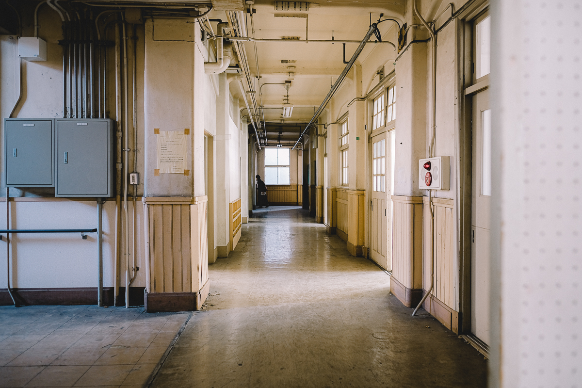 旧坂本小学校 入谷 台東区 鶯谷 鬼子母神 復興建築 復興小学校 ノスタルジック nostalgic 下町散歩 建築散歩 建築 建築デザイン 建築探訪 建築巡り 近代建築 大正 大正モダン 復興小学校 レトロ建築 解体 入谷の記憶を未来に繋ぐ会 改築小学校 表現主義的デザイン クラシック