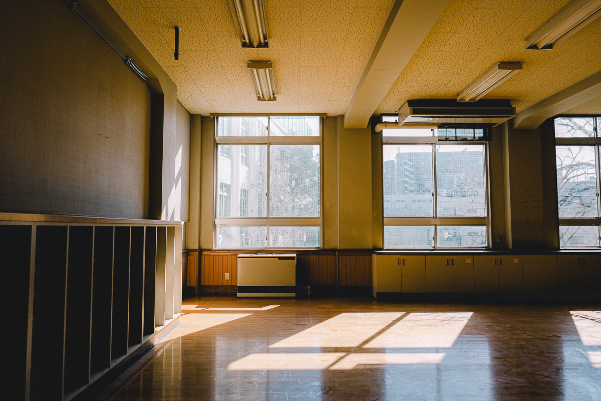 旧坂本小学校 入谷 台東区 鶯谷 鬼子母神 復興建築 復興小学校 ノスタルジック nostalgic 下町散歩 建築散歩 建築 建築デザイン 建築探訪 建築巡り 近代建築 大正 大正モダン 復興小学校 レトロ建築 解体 入谷の記憶を未来に繋ぐ会 改築小学校 表現主義的デザイン クラシック