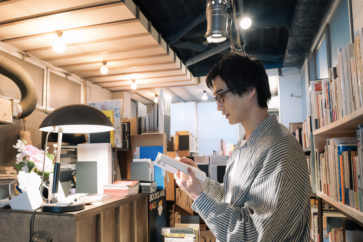 ザ・ギース 高佐一慈 小説 かなしみの向こう側 ステキブックス インタビュー 本屋　書店　コント　キングオブコント　作家　作品　yato 両国　墨田区　ブックカフェ　ギャラリー　