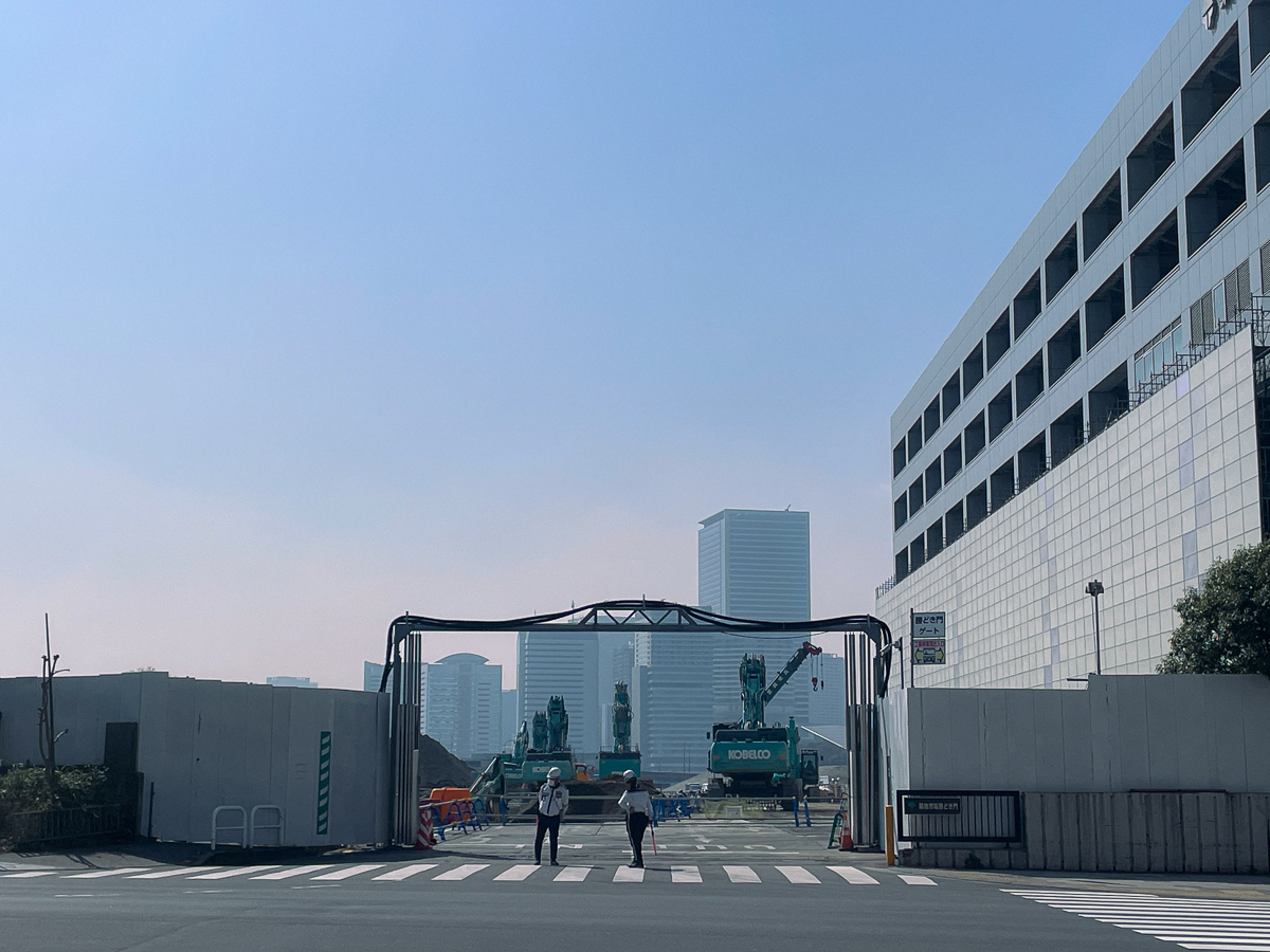 築地　おすすめ　ランチ　観光　　観光スポット　散歩　下町　中央区　かもめと街　エッセイ　tsukiji 場外市場　日比谷線　散歩ルート　レトロ　ノスタルジック　カフェ　ターレットコーヒー　魚卵専門店　築地本願寺　看板建築　名建築