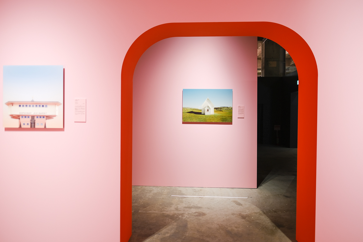 ウェス・アンダーソンすぎる風景展 あなたのまわりは旅のヒントにあふれている AWA 寺田倉庫 東京 天王洲 ウェスアンダーソン 映画監督 展示 Instagram 写真展 グッズ かわいい 展覧会 展示 写真 韓国 行った 行ってきた レポート 感想